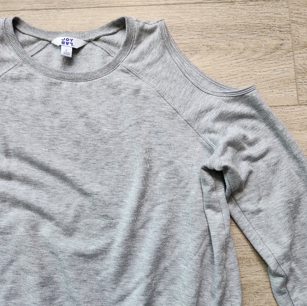 JoyLab Gray Cold Shoulder Sweater Top Womens Size Large Modal Lightweight Casual - Picture 3 of 10